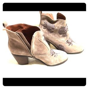 NWOT Lucky Brand Brown Suede Ankle Boots Size 10M